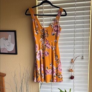 Floral Sleeveless Mini Dress - lined with sweetheart cutout Size Small